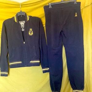 ♥️. SALE ✅ GUESS APPAREL JACKET AND JOGGING PANTS SET BY : GUESS